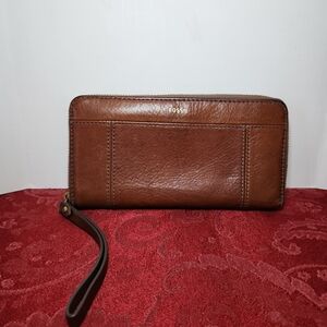 Fossil Brown Leather Zip Up Bifold Long Wallet